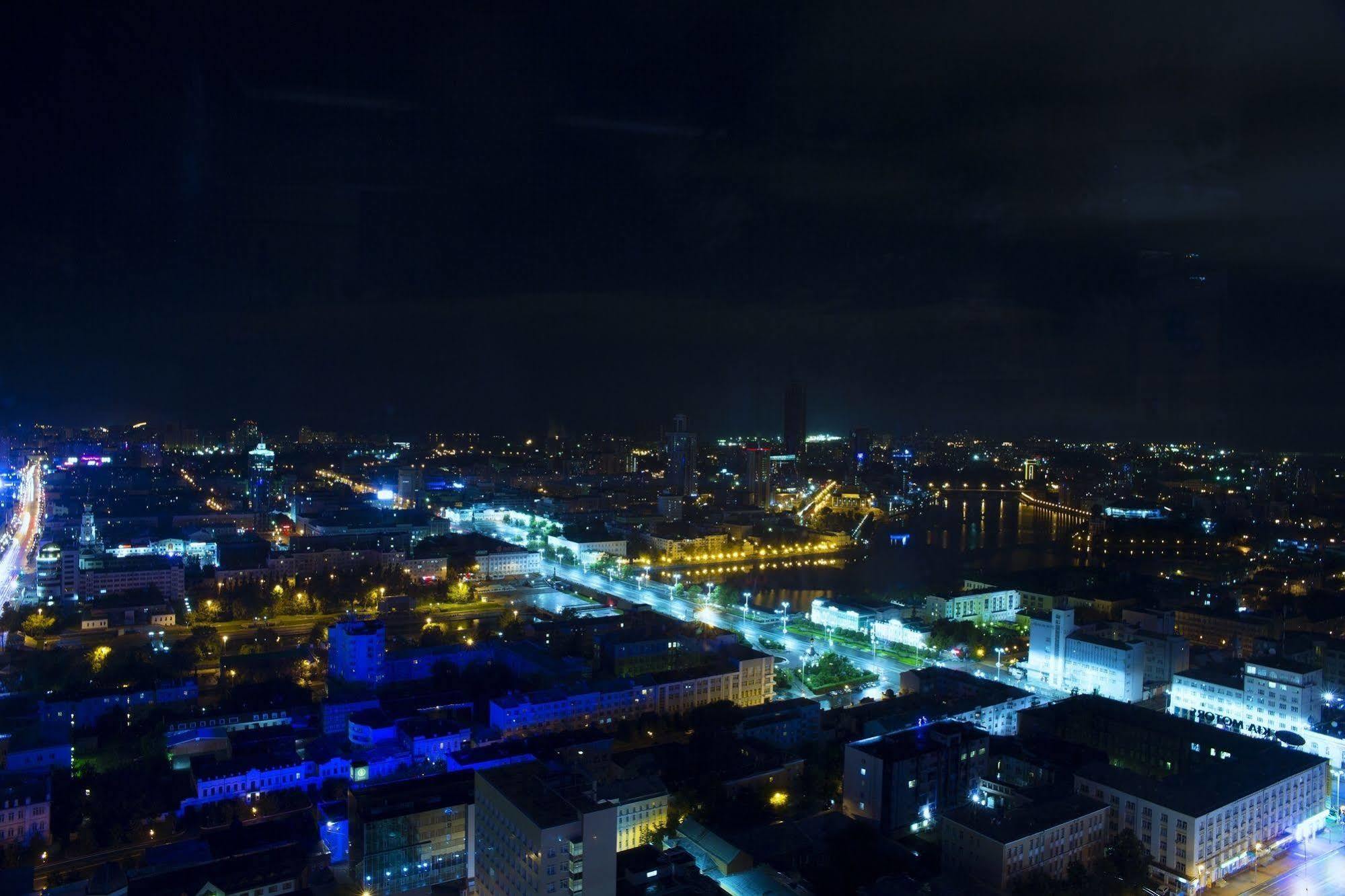 Vysotsky Hotel JJekaterinburg Exteriör bild